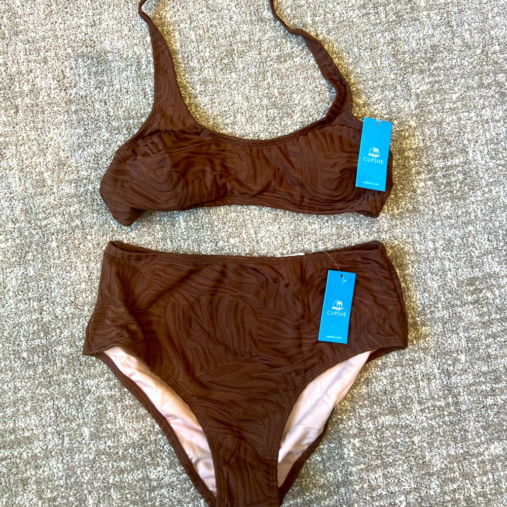 CUPSHE swim top size S, bottom size M. NWT. Beautiful zebra texture.